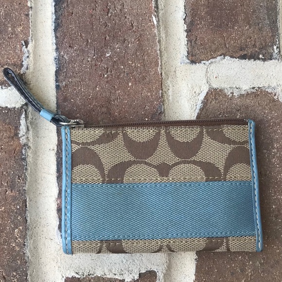 Coach coin purse / card holder with keychain - Picture 2 of 4